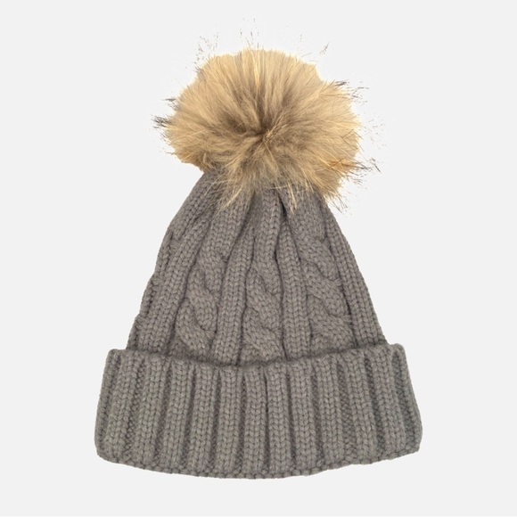 Cable knit winter pom pom beanie - Picture 2 of 3